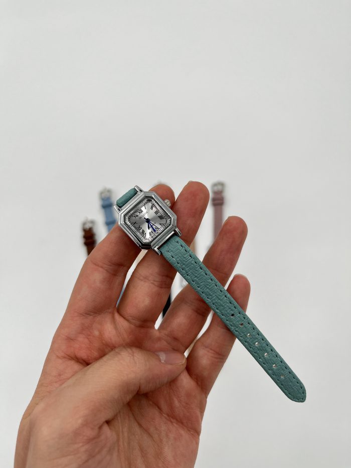 ساعت مچی زنانه (صفحه مربعی)